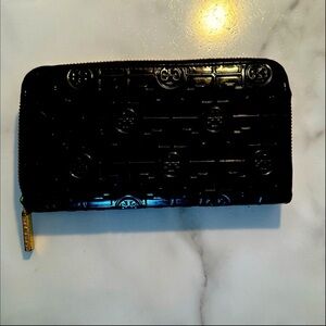 Tory Burch embossed, Luxe Continental black wallet